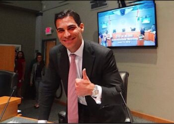 Francis suarez